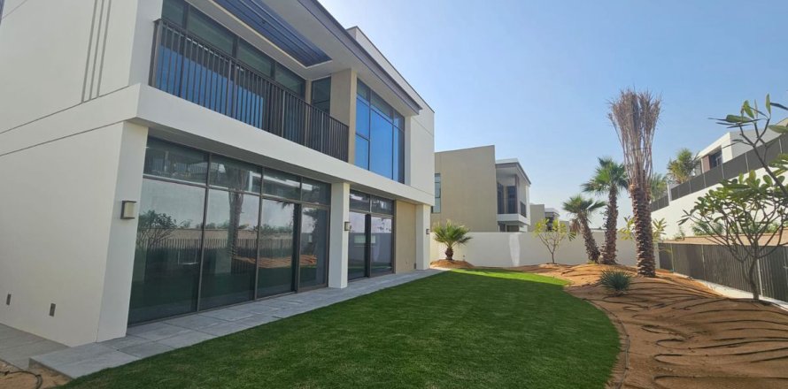 Villa in Al Furjan, Dubai, UAE 4 bedrooms, 587.7 sq.m. № 633805