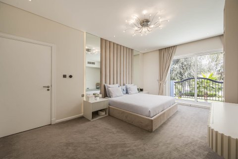Vila u Dubai Sports City, UAE 5 spavaćih soba, 613.53 m2 Br. 748733 - fotografija 22