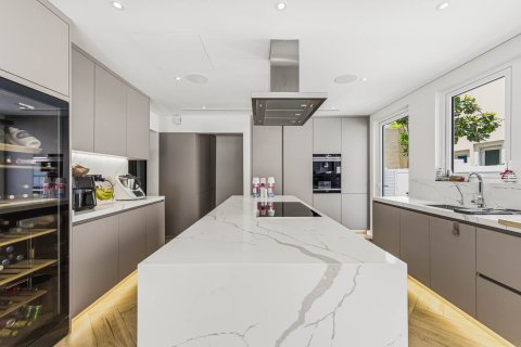 Vila u Dubai Sports City, UAE 5 spavaćih soba, 613.53 m2 Br. 748733 - fotografija 16
