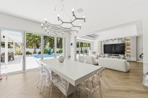 Vila u Dubai Sports City, UAE 5 spavaćih soba, 613.53 m2 Br. 748733 - fotografija 14