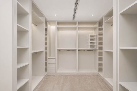 Vila u Dubai Sports City, UAE 5 spavaćih soba, 613.53 m2 Br. 748733 - fotografija 23