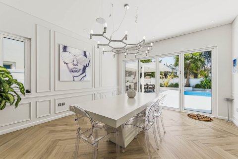 Vila u Dubai Sports City, UAE 5 spavaćih soba, 613.53 m2 Br. 748733 - fotografija 13