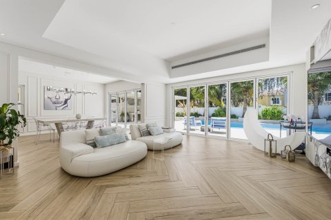 Vila u Dubai Sports City, UAE 5 spavaćih soba, 613.53 m2 Br. 748733 - fotografija 12