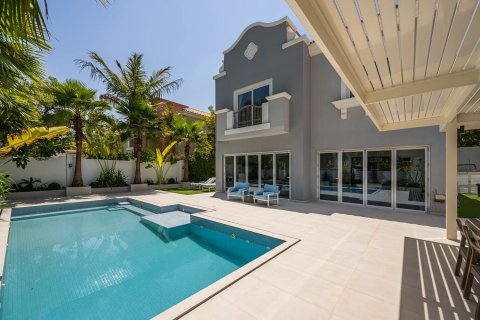 Vila u Dubai Sports City, UAE 5 spavaćih soba, 613.53 m2 Br. 748733 - fotografija 2