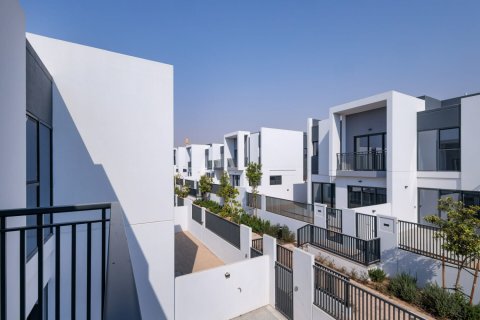 Kamienica na sprzedaż w Dubai Land, Dubai, ZEA 3 sypialnie, 161 mkw., nr 710953 - zdjęcie 10
