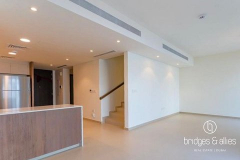 Villa zur Miete in Dubai, VAE 3 Schlafzimmer, 140.4 m2 Nr. 670070 - Foto 2