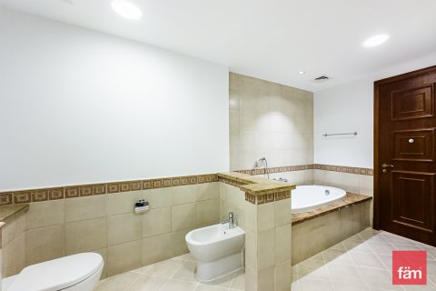 Apartamento para arrendamento em Palm Jumeirah, Dubai, EAU 2 quartos, 166.7 m2 № 652340 - foto 9