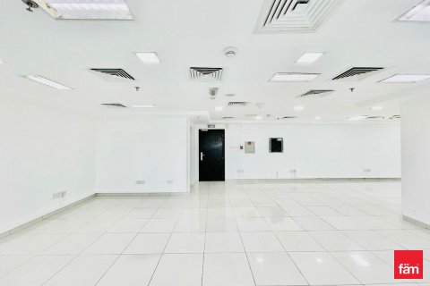 Снять в аренду офис в Аль-Барша, Дубай, ОАЭ 102.2м2, № 647996 - фото 1