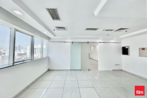 Снять в аренду офис в Аль-Барша, Дубай, ОАЭ 102.2м2, № 647996 - фото 6