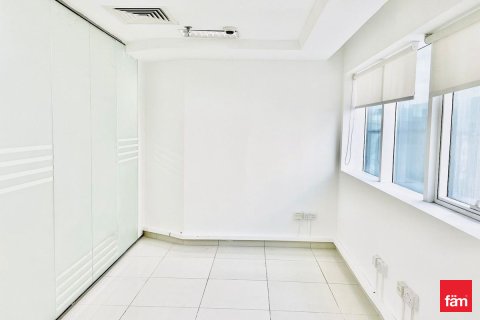 Снять в аренду офис в Аль-Барша, Дубай, ОАЭ 102.2м2, № 647996 - фото 9