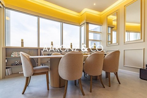 Apartment in Jumeirah Lake Towers, Dubai, UAE 2 bedrooms, 164.7 sq.m. № 639228 - photo 5