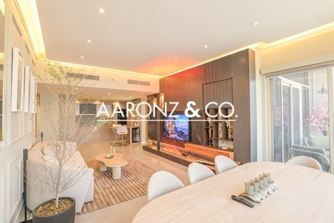 Apartment in Jumeirah Lake Towers, Dubai, UAE 2 bedrooms, 164.7 sq.m. № 639228 - photo 2