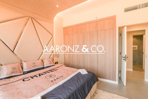 Apartment in Jumeirah Lake Towers, Dubai, UAE 2 bedrooms, 164.7 sq.m. № 639228 - photo 10