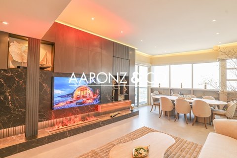 Apartment in Jumeirah Lake Towers, Dubai, UAE 2 bedrooms, 164.7 sq.m. № 639228 - photo 1