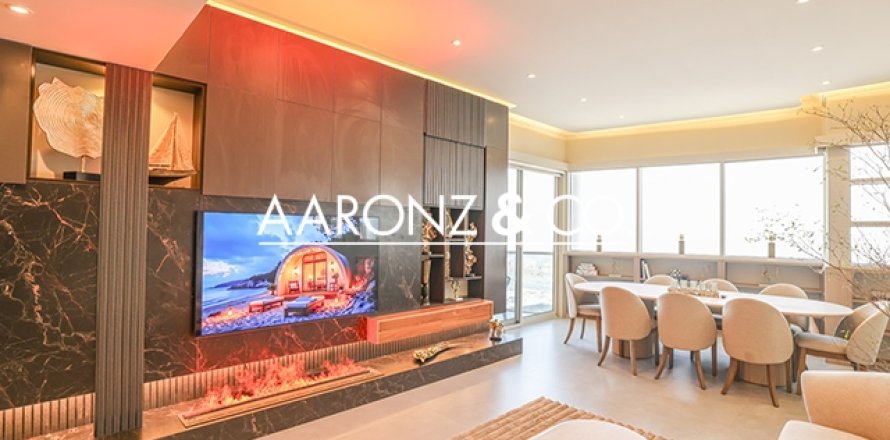 Apartment in Jumeirah Lake Towers, Dubai, UAE 2 bedrooms, 164.7 sq.m. № 639228