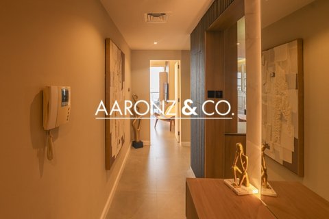 Apartment in Jumeirah Lake Towers, Dubai, UAE 2 bedrooms, 164.7 sq.m. № 639228 - photo 8