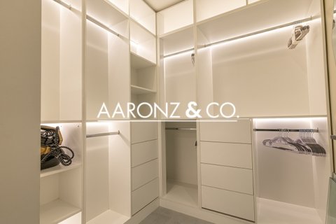 Apartment in Jumeirah Lake Towers, Dubai, UAE 2 bedrooms, 164.7 sq.m. № 639228 - photo 21