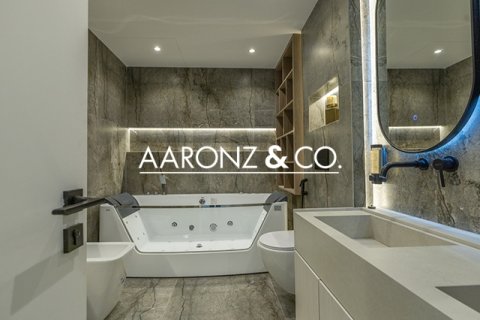 Apartment in Jumeirah Lake Towers, Dubai, UAE 2 bedrooms, 164.7 sq.m. № 639228 - photo 23