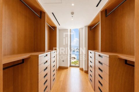 Apartmen di Jumeirah, Dubai, UAE 3 bilik tidur, 242.48 meter persegi № 768180 - foto 13