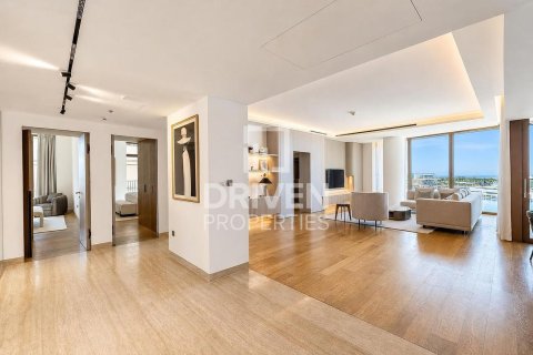 Apartmen di Jumeirah, Dubai, UAE 3 bilik tidur, 242.48 meter persegi № 768180 - foto 16