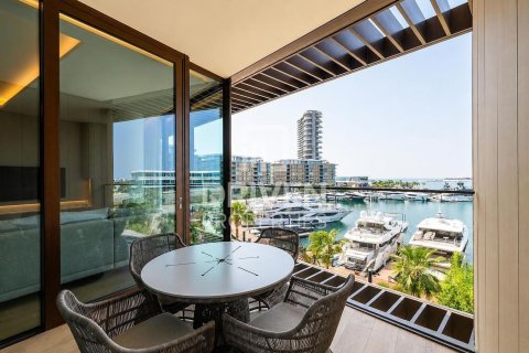 Apartmen di Jumeirah, Dubai, UAE 3 bilik tidur, 242.48 meter persegi № 768180 - foto 29