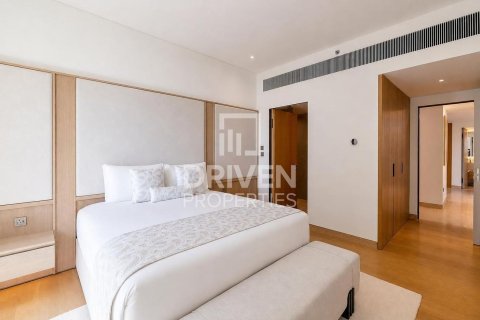 Apartmen di Jumeirah, Dubai, UAE 3 bilik tidur, 242.48 meter persegi № 768180 - foto 12