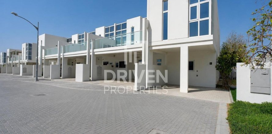 טאונהאוס ב Dubai, איחוד האמירויות 3 חדרי שינה, 176.98 מ"ר מספר 754266
