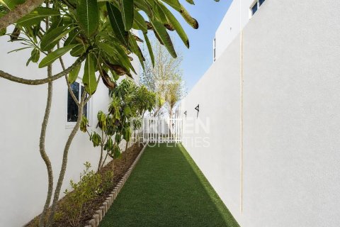 טאונהאוס להשכרה ב Dubai, איחוד האמירויות  3 חדרי שינה, 176.98 מ"ר, מספר 754266 - תמונה 22