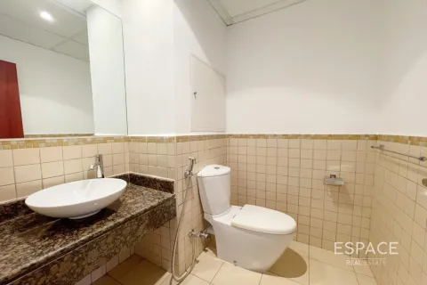 Huoneisto Jumeirah Beach Residence, Dubai, Arabiemiraatit 2 makuuhuonetta, 129 m2 № 649457 - kuva 17
