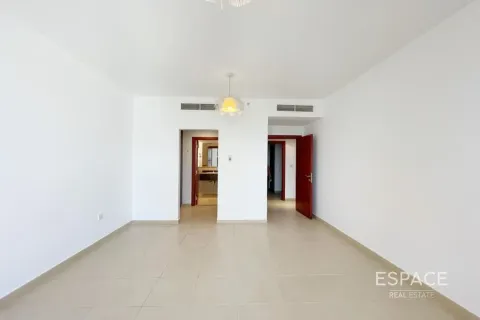 Huoneisto Jumeirah Beach Residence, Dubai, Arabiemiraatit 2 makuuhuonetta, 129 m2 № 649457 - kuva 7