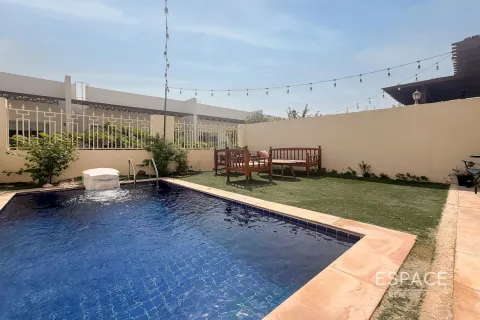 Townhouse til salg i Al Furjan, Dubai, UAE 4 soveværelser, 279 kvm № 649456 - foto 1