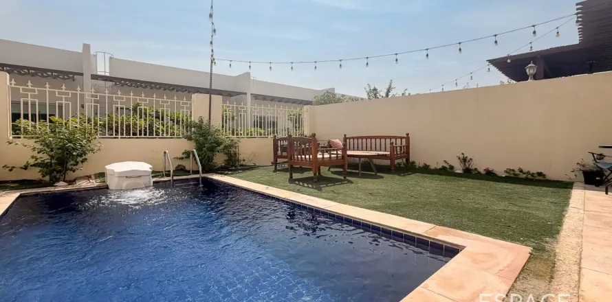 Townhouse i Al Furjan, Dubai, UAE 4 soveværelser, 279 kvm № 649456