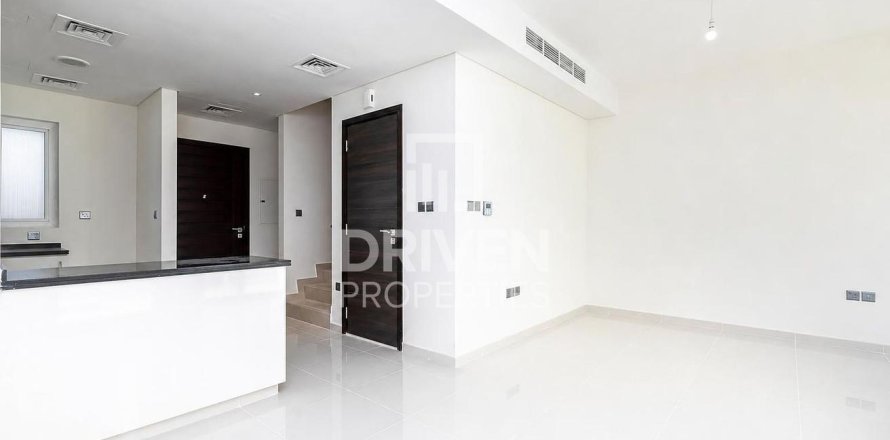 Rijtjeshuis in Dubai, VAE 3 slaapkamers, 112.23 vr.m. nr 767780