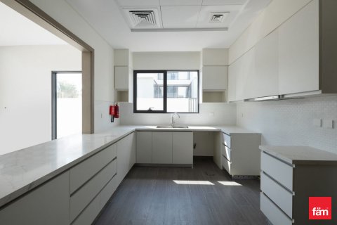 Villa til leje i Al Furjan, Dubai, UAE 4 soveværelser, 462.8 kvm № 709914 - foto 10