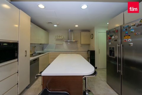Apartment in Dubai, UAE 3 bedrooms, 182.2 sq.m. № 709911 - photo 19
