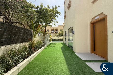 Villa in The Springs, Dubai, UAE 3 bedrooms, 167 sq.m. № 666419 - photo 9