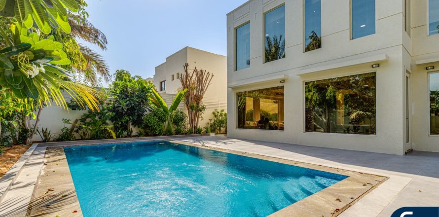 Villa i Meadows, Dubai, Emiratene 5 soverom, 360 kvm nr. 667749