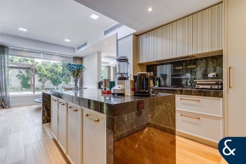 Villa zum Verkauf in Meadows, Dubai, VAE 5 Schlafzimmer, 360 m2 Nr. 667749 - Foto 9