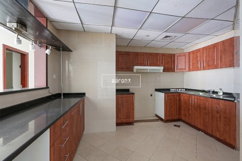 Apartment in Jumeirah Lake Towers, Dubai, UAE 2 bedrooms, 121.5 sq.m. № 636748 - photo 10