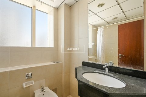 Apartment in Jumeirah Lake Towers, Dubai, UAE 2 bedrooms, 121.5 sq.m. № 636748 - photo 13