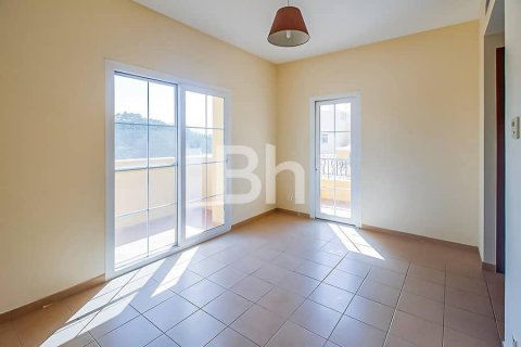 Villa para arrendamento em Arabian Ranches, Dubai, EAU 2 quartos, 215 m2 № 643841 - foto 7