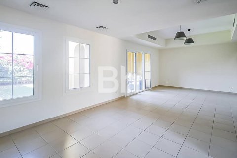 Villa para arrendamento em Arabian Ranches, Dubai, EAU 2 quartos, 215 m2 № 643841 - foto 5