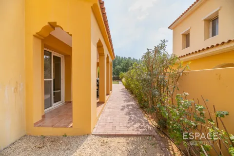 Kaupunkipientalo Arabian Ranches, Dubai, Arabiemiraatit 3 makuuhuonetta, 273 m2 № 650014 - kuva 14