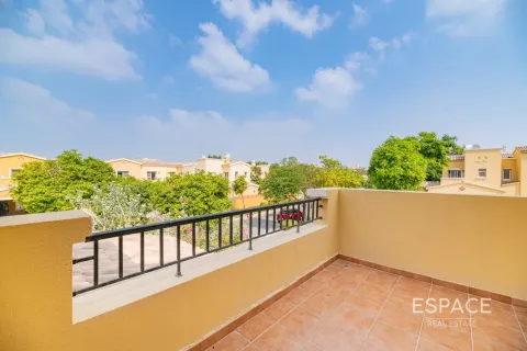 Kaupunkipientalo Arabian Ranches, Dubai, Arabiemiraatit 3 makuuhuonetta, 273 m2 № 650014 - kuva 12