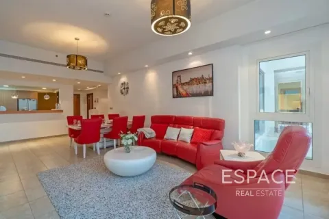 Appartement te huur in Palm Jumeirah, Dubai, VAE 2 slaapkamers, 161 vr.m., nr 650012 - foto 2