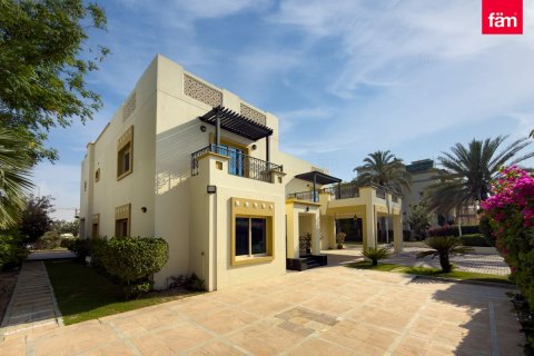 Villa itt: Dubai, EAE, 5 hálószoba, 1488 m², azonosító: 711636 - fénykép 2