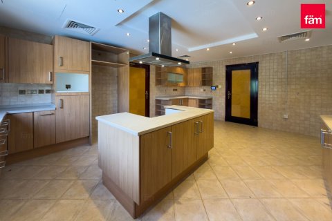 Villa itt: Dubai, EAE, 5 hálószoba, 1488 m², azonosító: 711636 - fénykép 10