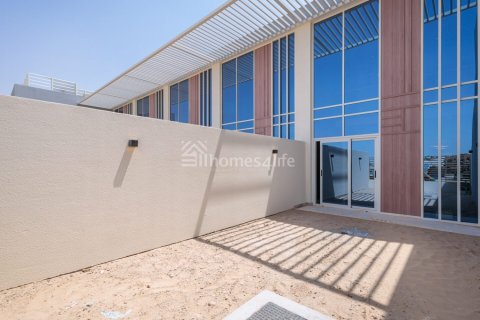Maison de ville à louer à Rukan, Dubai, EAU 2 chambres, 96 m2 № 726948 - photo 3