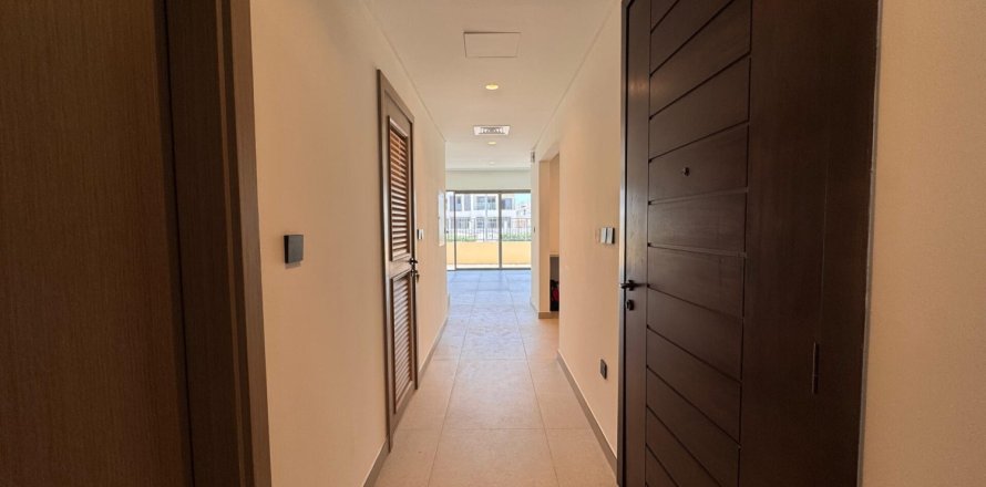 Radhus i Damac Lagoons, Dubai, UAE 4 sovrum, 144 kvm Nr. 715187