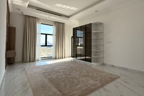 Villa te huur in Nadd Al Sheba, Dubai, VAE 5 slaapkamers, 930 vr.m., nr 715186 - foto 14